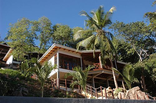 De Jardin Self-catering Port Glaud
